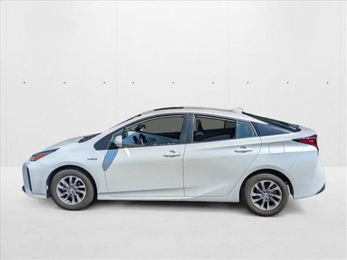 2021 Toyota Prius XLE