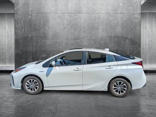 2021 Toyota Prius XLE