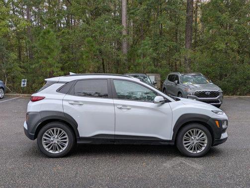 2021 Hyundai KONA SEL Plus