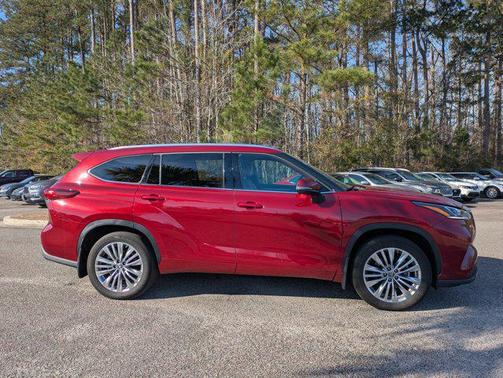 2023 Toyota Highlander Platinum