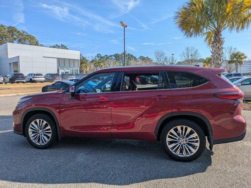 2023 Toyota Highlander Platinum