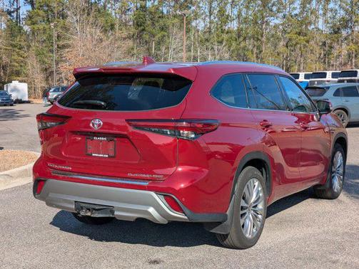2023 Toyota Highlander Platinum