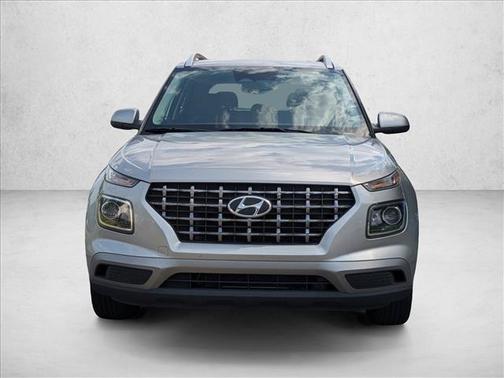 Shimmering Silver 2023 Hyundai VENUE SEL