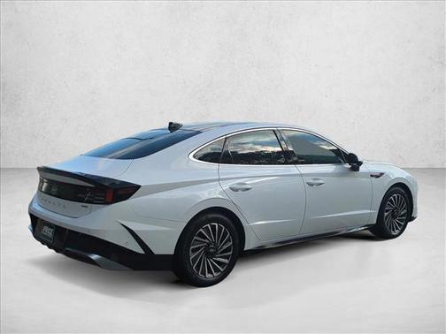 2024 Hyundai SONATA Hybrid Limited