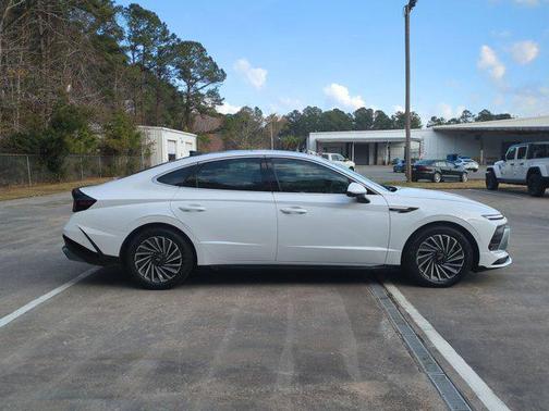 2024 Hyundai SONATA Hybrid Limited