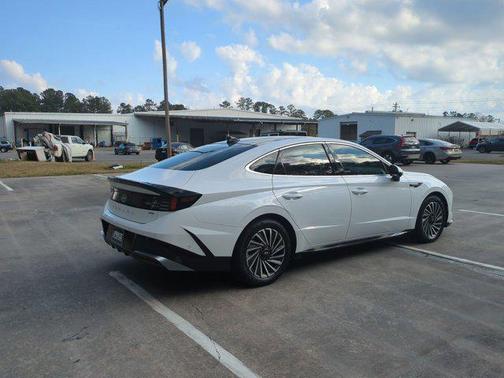 2024 Hyundai SONATA Hybrid Limited