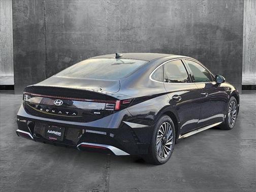 2024 Hyundai SONATA Hybrid SE