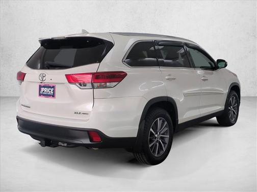 Blizzard Pearl 2019 Toyota Highlander XLE