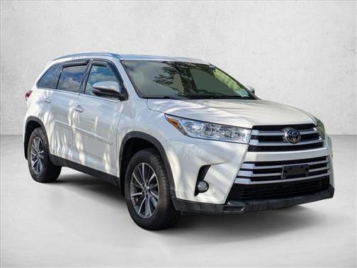 Blizzard Pearl 2019 Toyota Highlander XLE