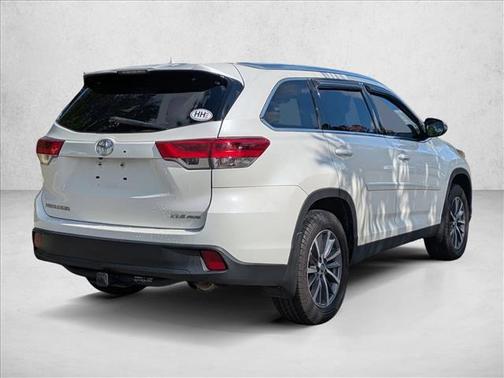 Blizzard Pearl 2019 Toyota Highlander XLE