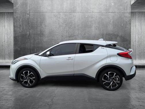 2022 Toyota C-HR XLE