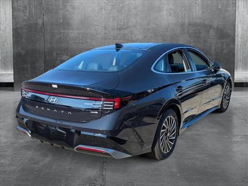 2024 Hyundai SONATA Hybrid Limited
