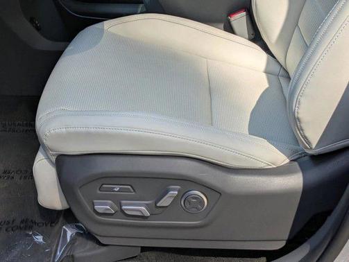 Shimmering Silver 2026 Hyundai SANTA FE HEV Calligraphy
