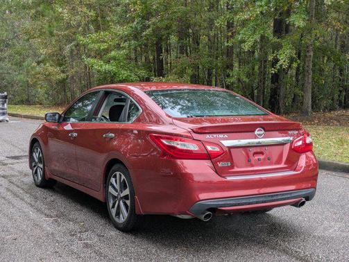 2016 Nissan Altima 3.5 SR