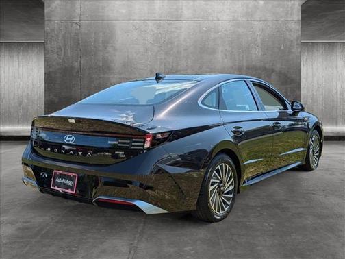 2024 Hyundai SONATA Hybrid Limited