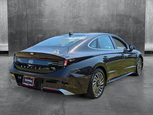 2024 Hyundai SONATA Hybrid Limited