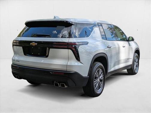 2024 Chevrolet Traverse LS