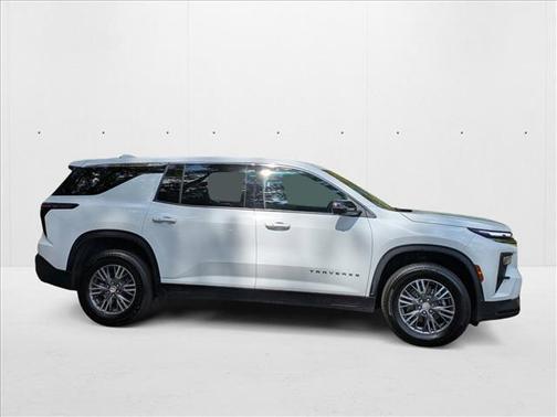2024 Chevrolet Traverse LS