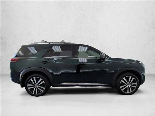 Obsidian Green Pearl 2024 Nissan Pathfinder Platinum FWD