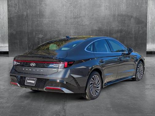 2025 Hyundai SONATA Hybrid SE
