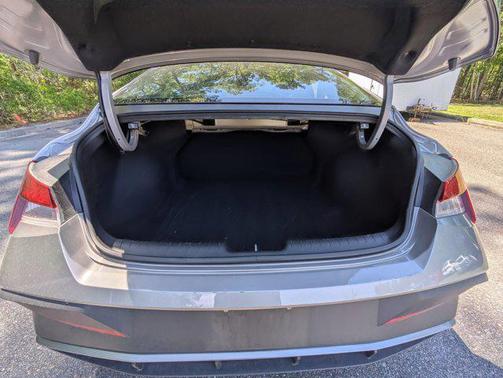 Fluid Metal 2024 Hyundai ELANTRA SEL