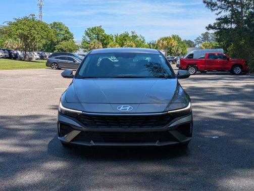 Fluid Metal 2024 Hyundai ELANTRA SEL