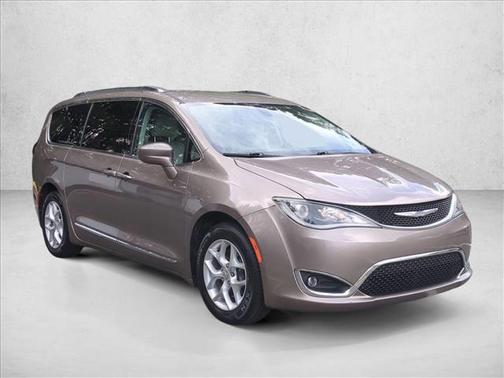 2018 Chrysler Pacifica Touring-L