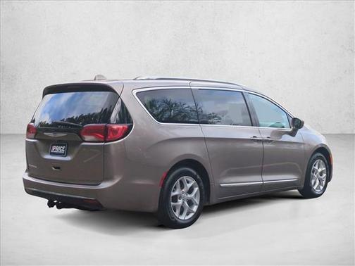 2018 Chrysler Pacifica Touring-L