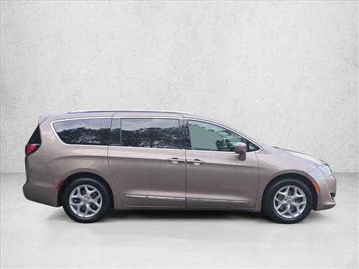 2018 Chrysler Pacifica Touring-L
