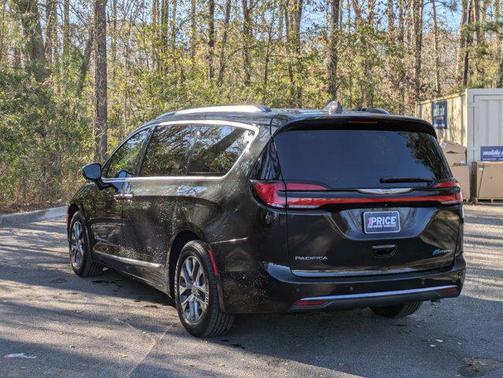 2022 Chrysler Pacifica L