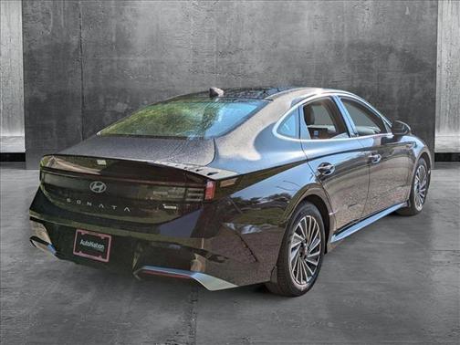 2024 Hyundai SONATA Hybrid Limited