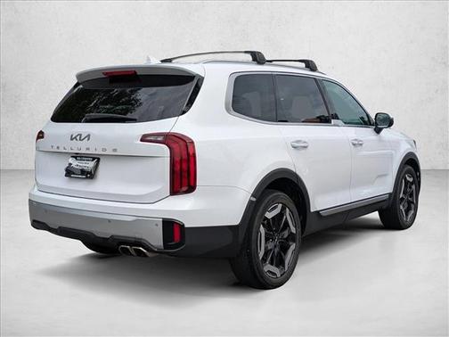 Glacial White Pearl 2023 Kia Telluride S