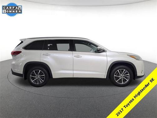 2017 Toyota Highlander SE