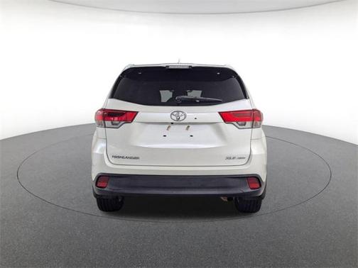 2017 Toyota Highlander SE