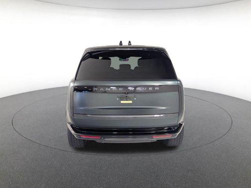 Belgravia Green Metallic 2025 Land Rover Range Rover P550e SE