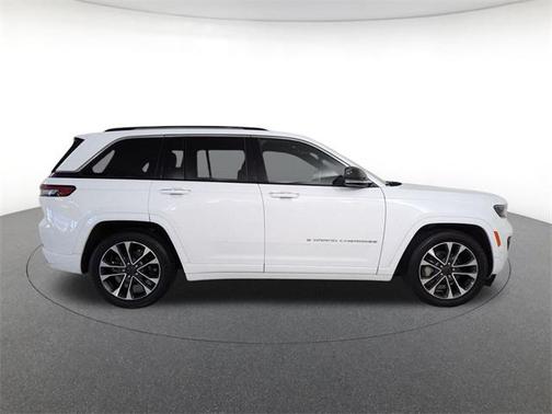 2022 Jeep Grand Cherokee Overland