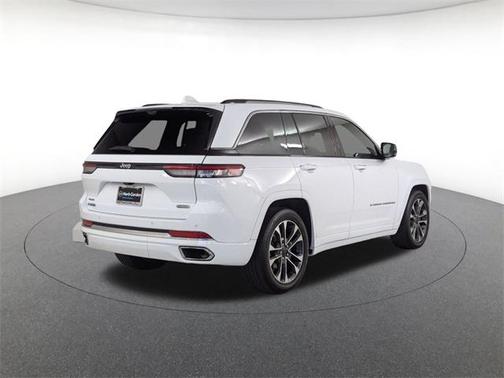 2022 Jeep Grand Cherokee Overland