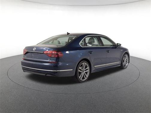 2019 Volkswagen Passat 2.0T R-Line
