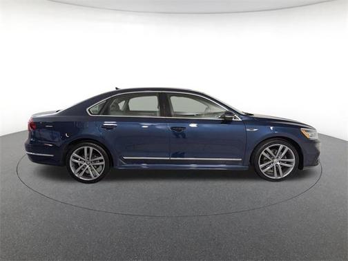 2019 Volkswagen Passat 2.0T R-Line