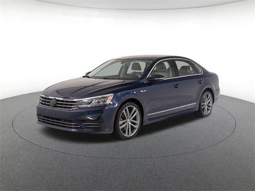 2019 Volkswagen Passat 2.0T R-Line