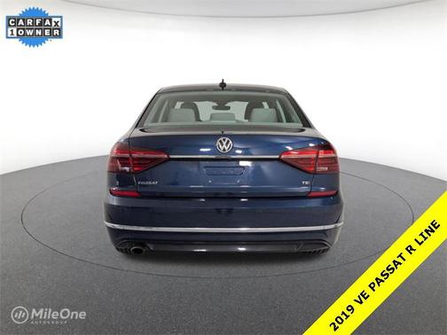 2019 Volkswagen Passat 2.0T R-Line
