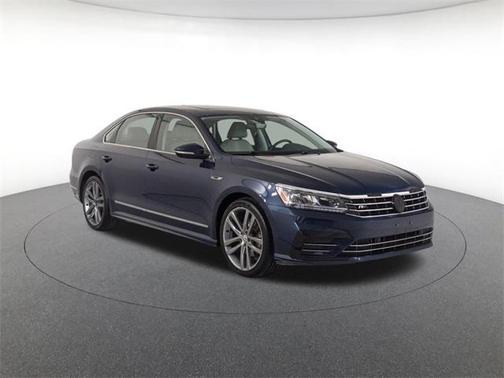 2019 Volkswagen Passat 2.0T R-Line