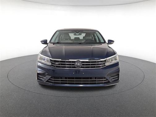2019 Volkswagen Passat 2.0T R-Line