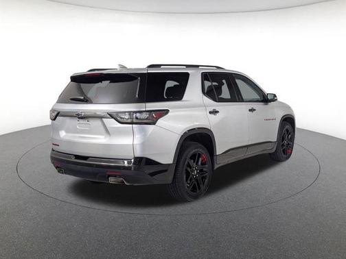 Silver Ice Metallic 2018 Chevrolet Traverse Premier