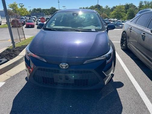 Photo 1 of 3 of 2020 Toyota Corolla LE