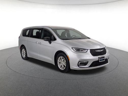 Silver Mist Clearcoat 2024 Chrysler Pacifica Touring