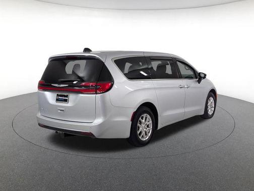 Silver Mist Clearcoat 2024 Chrysler Pacifica Touring