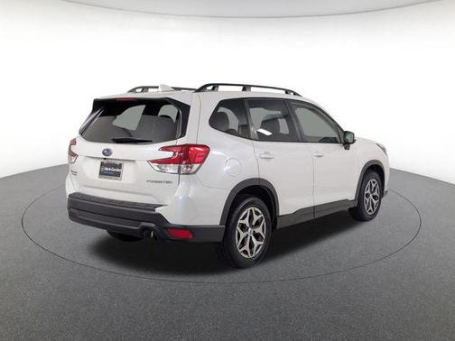 Crystal White Pearl 2022 Subaru Forester Premium