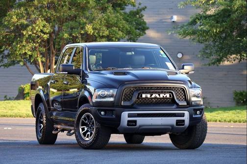 Brilliant Black Crystal Pearlcoat 2017 RAM 1500 Rebel