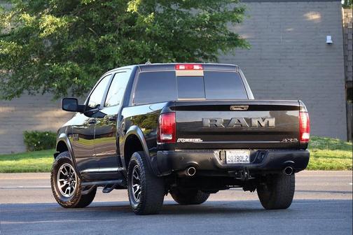 Brilliant Black Crystal Pearlcoat 2017 RAM 1500 Rebel